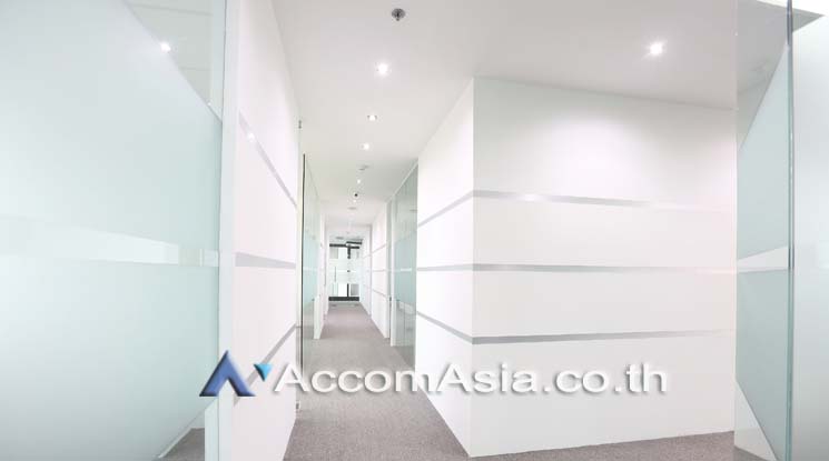  2  Office Space For Rent in Sukhumvit ,Bangkok BTS Ekkamai at Meticulous AA15941